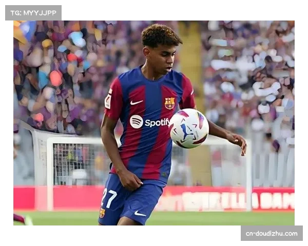 亚马尔空门中柱 巴萨半场前错失扩大优势良机