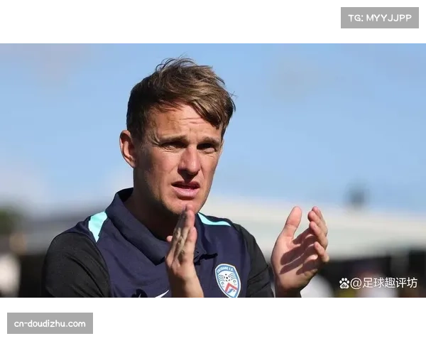 雷恩主帅在发布会确认,队内多名球员的续约对话将在赛季末进行 雷恩主帅在发布会确认,队内多名球员的续约对话将在赛季末进行